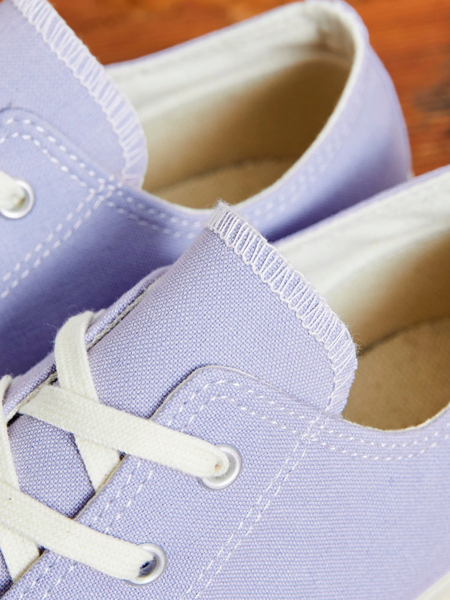 01JP Low Top Sneaker in Light Purple