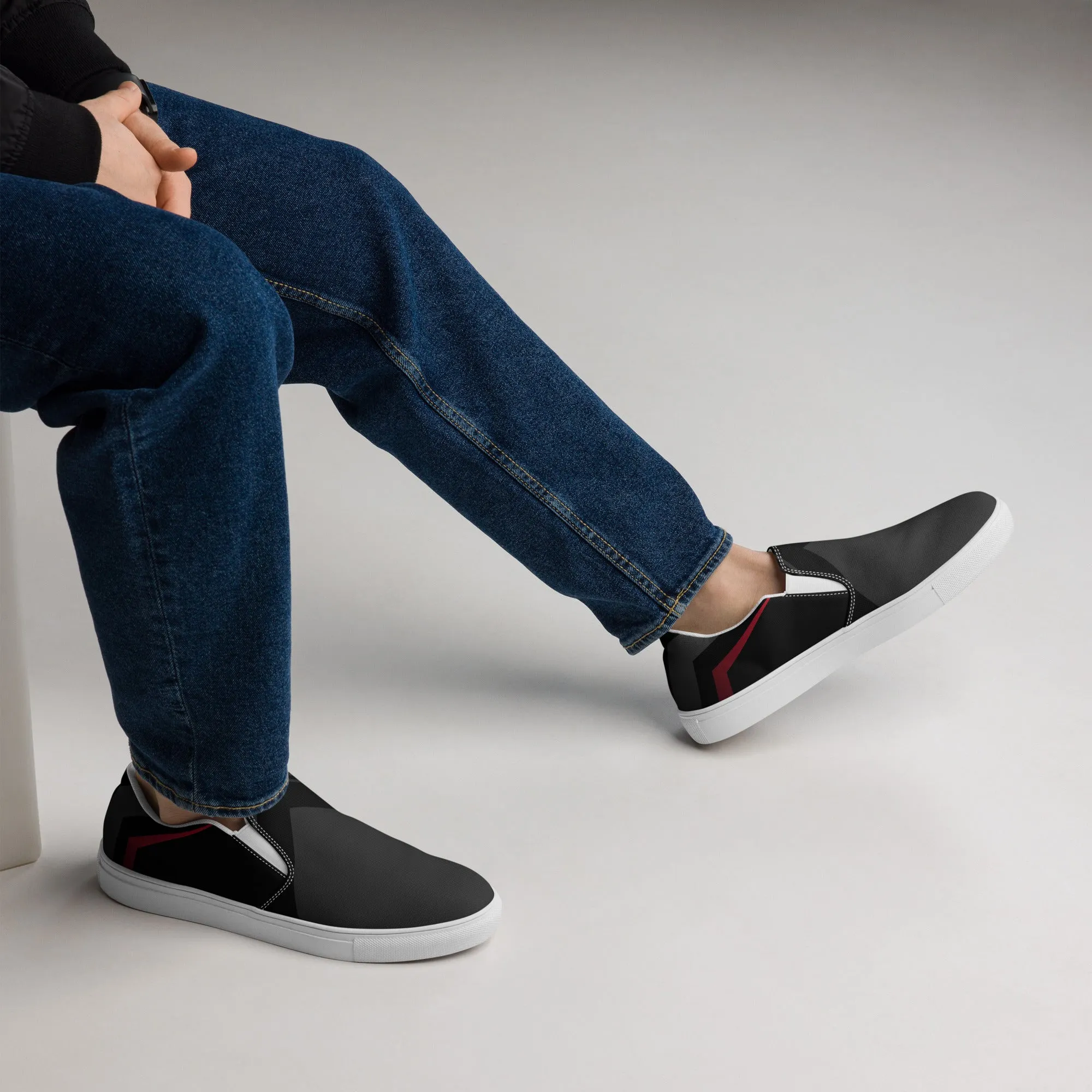 Menâ€™s slip-on canvas shoes