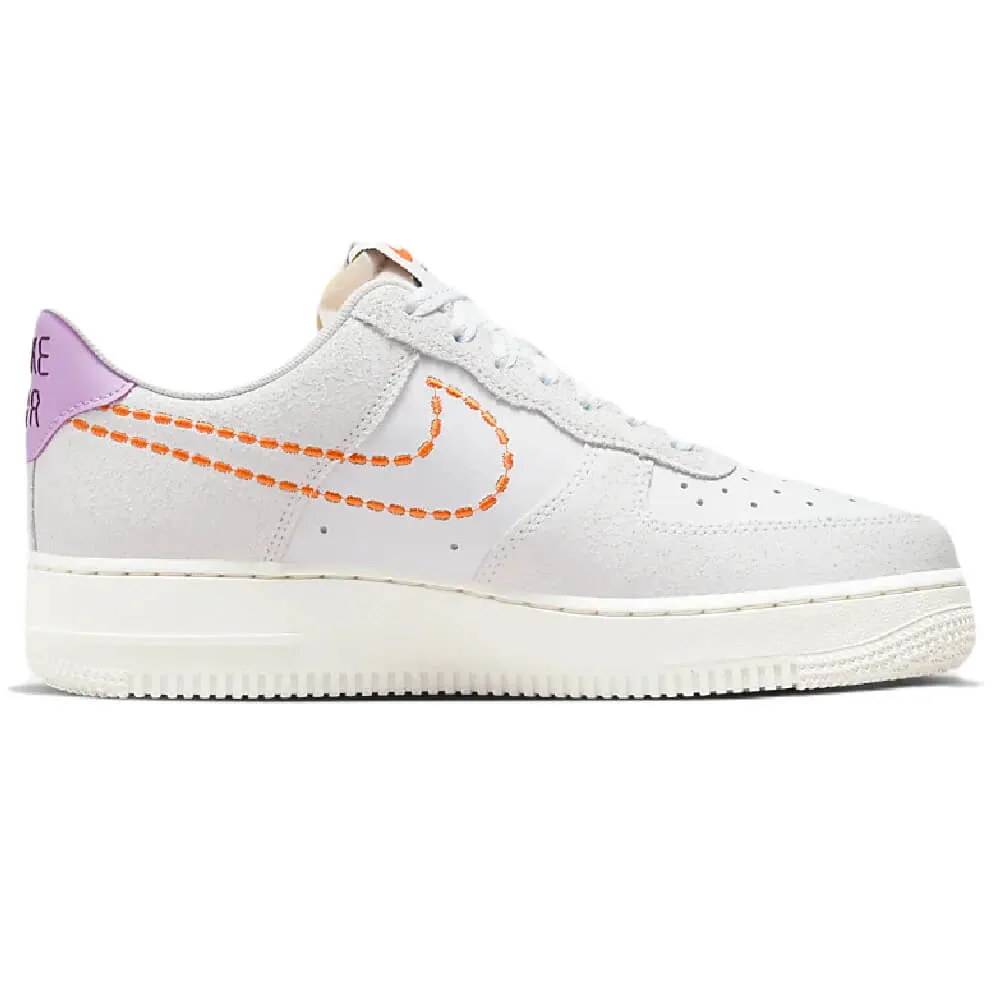 Nike Air Force 1 07 LX sneakers, beige/purple