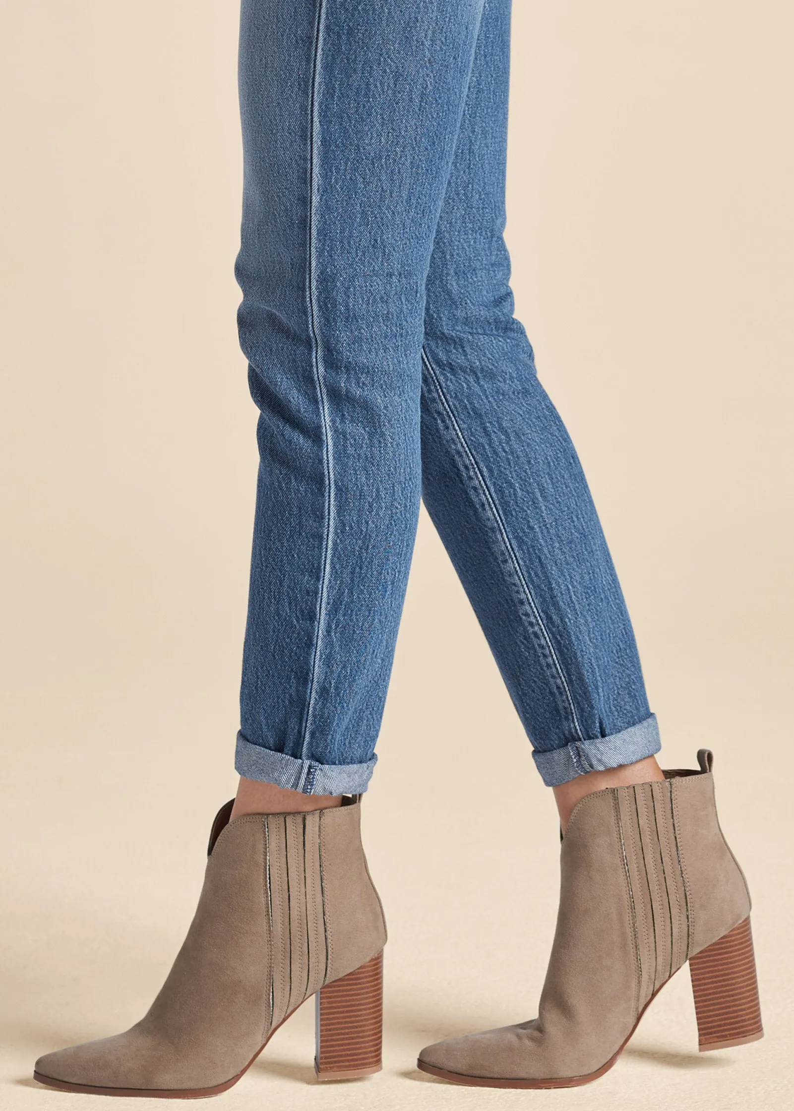 Relaxed Straight Jeans With Cuff - Medium Wash