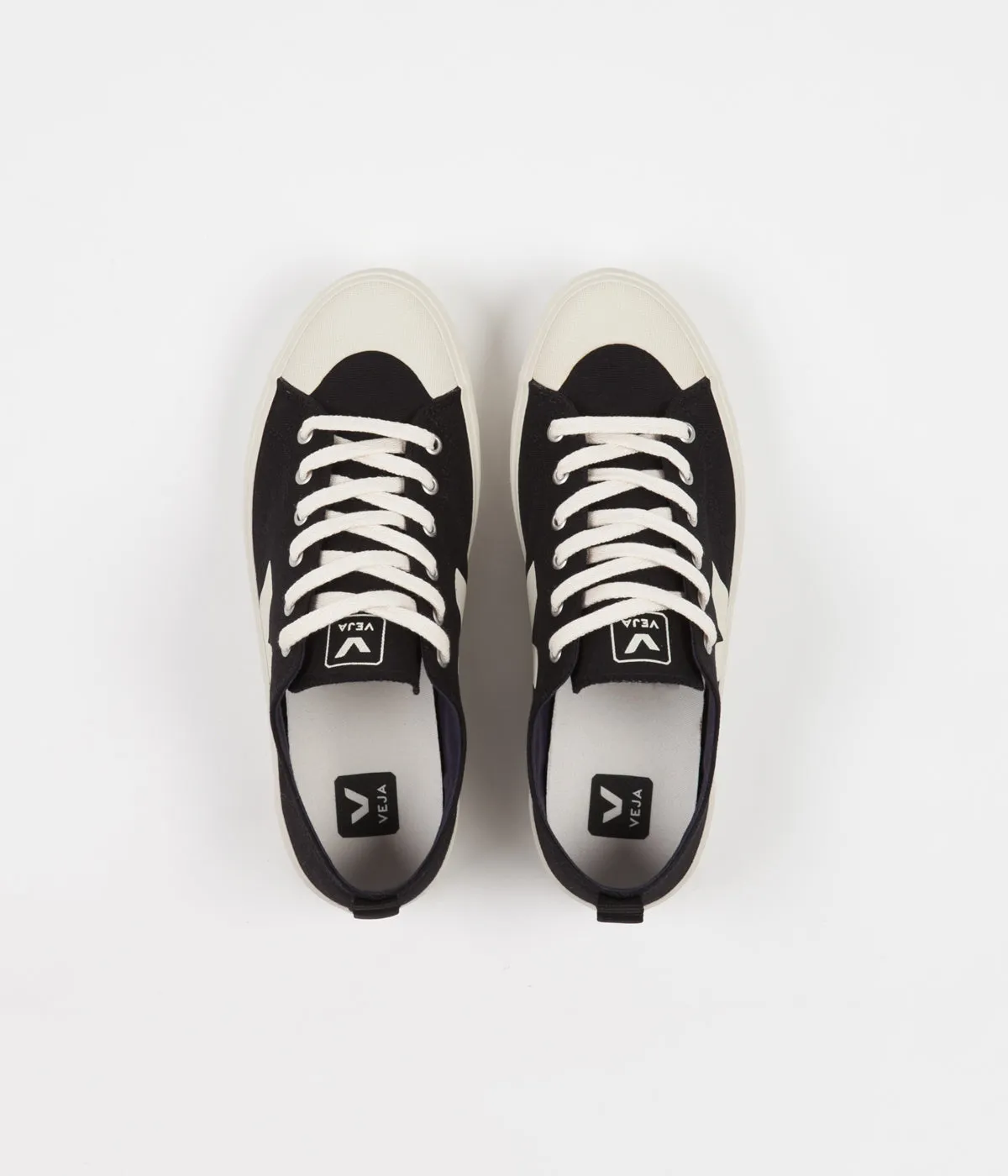 Veja Nova Canvas Shoes - Black / Pierre