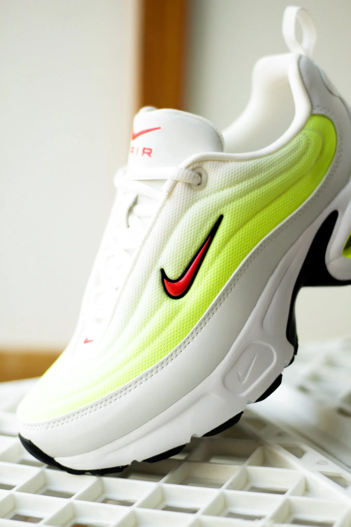 W AIR MAX PORTAL "SUMMIT WHITE"