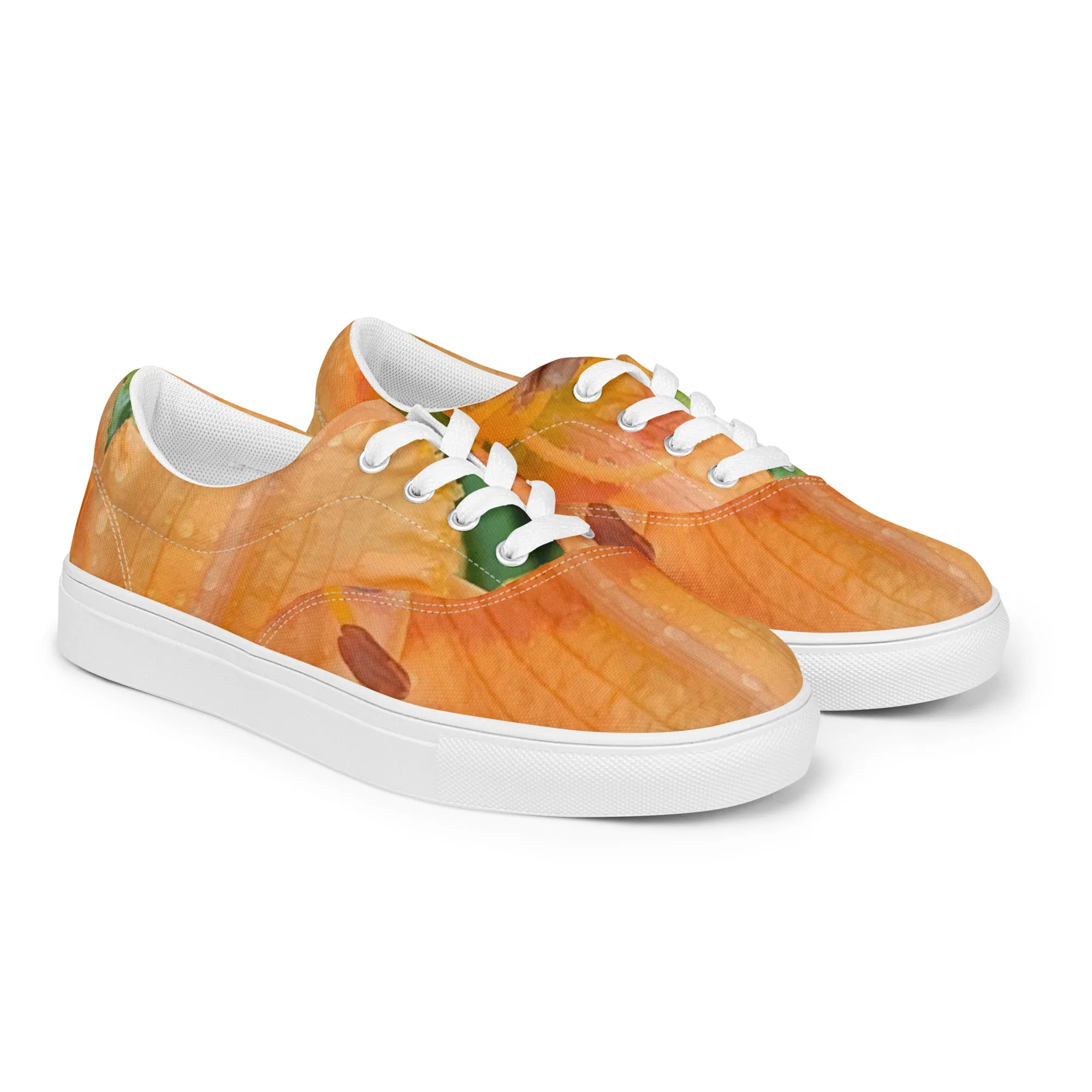 Women’s lace-up canvas shoes